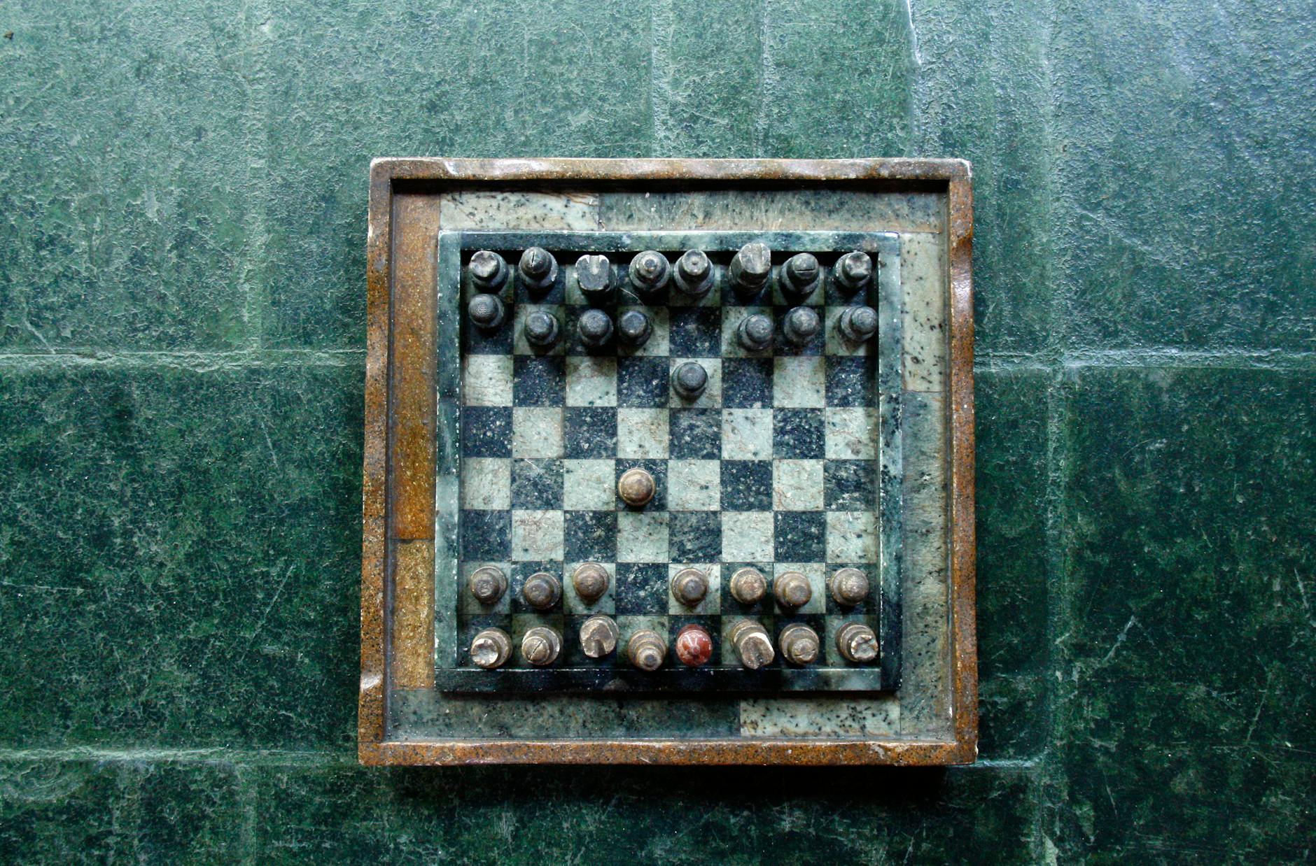 Read more about the article Vintage Puzzles: Must-Have Brain Teasers for Classic Enthusiasts